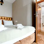 Amber Park 3*